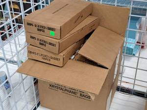 lot 2168 image: Lot of (One Case  3 Boxes) Krystalphane  Gusset  Bags  (10 boxes per case, 100 bags per box) CBHP5