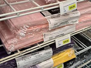 lot 2142 image: Lot of (2) Tissue Wrap Packs 20x30