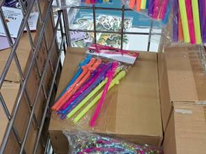 lot 2243 image: Lot of (12 Packs) Willie Straws 10-count ( 120 Total Items )
