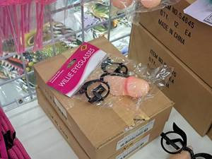 lot 2247 image: Lot of (1 Box) Willie Eyeglasses 6-count ( 6 total items )