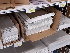 lot 2273 image: Gift Box TopBottom Sets - (9) 11-12x5-12x1-12, (74) 11-12x8-12x1-12