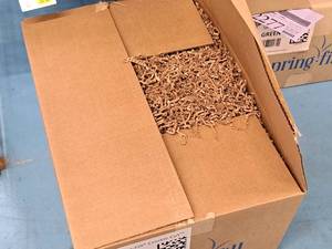 lot 2276 image: Lot of (1 Box) 10# Crinkle Cut Paper Shred
