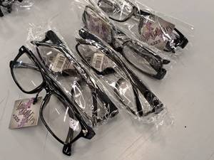 lot 2367 image: Lot of (5) 325 Reading Glasses
