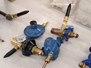 lot 2389 image: Lot of (2) Tank Regulator Valves (Used)