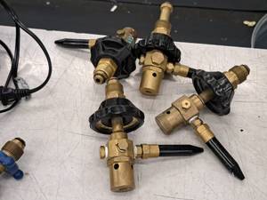 lot 2396 image: Lot of (4) Helium Tank Valves (Used)