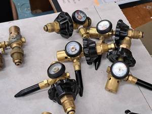 lot 2407 image: Lot of (5) Helium Tank Regulator Valve Parts (Used)