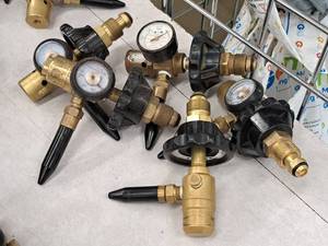 lot 2408 image: Lot of (5) Helium Tank Regulator Valve Parts (Used)