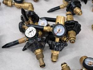 lot 2409 image: Lot of (5) Helium Tank Regulator Valve Parts (Used)