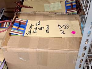 lot 2319 image: Lot of (1 Box) Wine Bottle Gift Bags 5x3-12x13 100-count ( 100 total items )