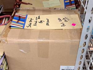 lot 2320 image: Lot of (1 Box) Wine Bottle Gift Bags 5x3-12x13 100-count ( 100 total items )