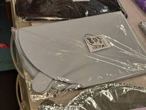 lot 2613 image: Lot of (1 Pack) Grey Foil Balloon Quad Balloons 25-count ( 25 Total Items ) 25x25
