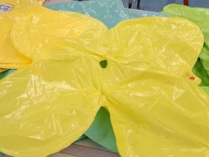 lot 2623 image: Lot of (23) Yellow Foil Balloon Quad Balloons 25x25