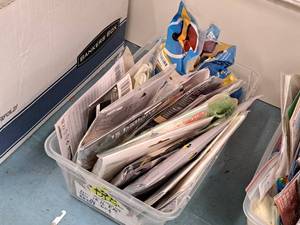 lot 2509 image: Lot of (1 Bin) Assorted Partial Packs and Full Packs of Balloons (Over 15 Packs)