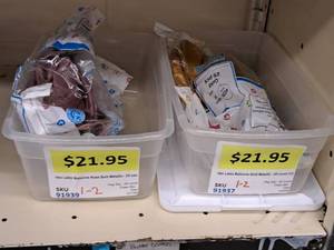 lot 2543 image: Lot of (2) 19 Balloons 25-count
