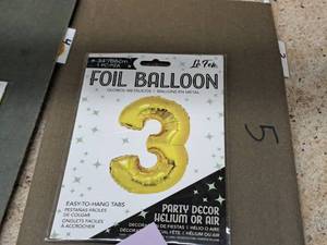 lot 2682 image: Lot of (5) La Fete 34 Gold Helium Foil Balloon - #3