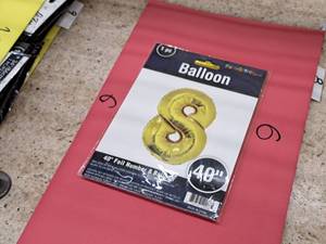 lot 2686 image: Lot of (6) Party Stores 40 Gold Helium Foil Balloon - #8