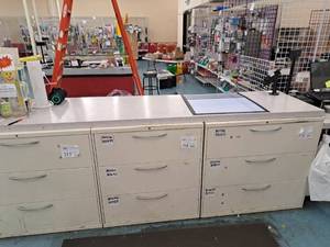 lot 201 image: Countertop 30-14x123-34x2