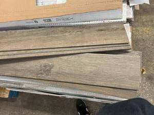 lot 7 image: 15 Boxes  1 open Box Datile Antique Oak