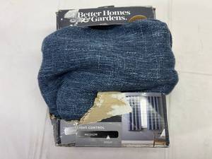 lot 26 image: MM. Curtain Panel-Blue 50x 63