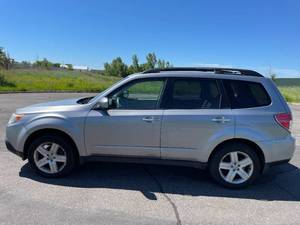 2009 Subaru Forester 2.5 X Premium - AWD - MANUAL