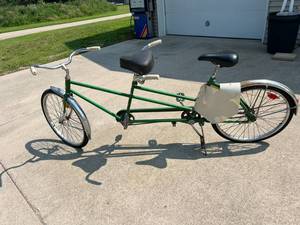 lot 5 image: Columbia Twosome 2 Person Bicycle