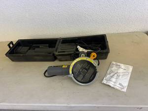 lot 34 image: Craftsman 6 18 Twin Cutter Saw