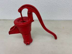 lot 87 image: Water Pump