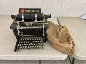 lot 98 image: Remington Typewriter