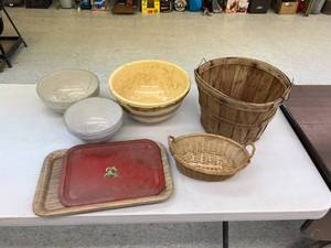 lot 117 image: Vintage Bowl, Baskets & Trays