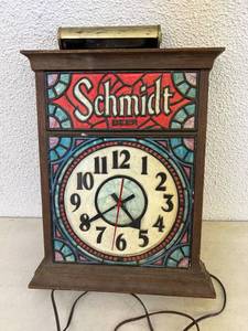 lot 124 image: Schmidt Beer Light Up SignClock