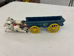 lot 138 image: Cast Iron Toy