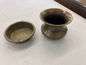 lot 140 image: Antique Ladys Brass Spittoon Set