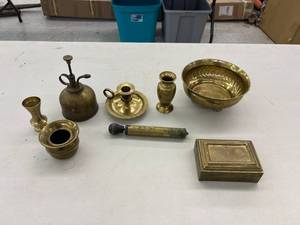 lot 147 image: Brass Items