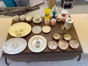 lot 167 image: Mixed Kitchen Items, Collectibles Lot