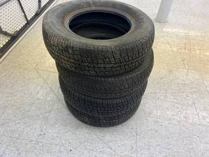 lot 184 image: Set of 4 P18570R13 Radial Tires