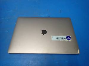 Apple&nbspMacBookPro15,1 A1990 MR932LLA &nbspINTEL(R) CORE(TM) I7-8750H CPU  2.20GHZ  16GB DDR4 SDRAM  251GB SSD  15 screen with 3360 x 2100 Resolution  Includes IOS  No Cables  light keymarks on screen