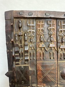 lot 11 image: Excellent Early Relief Carved Dogon Granary Door