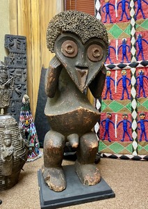 lot 51 image: LARGE Old Mambila Standing Male Tadep Statue