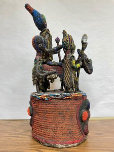 lot 52 image: Large & Impressive Old Yoruba Beaded Figural Headdress #1 