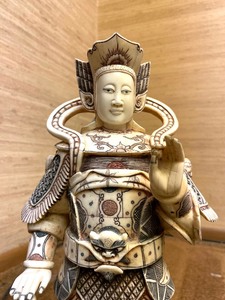lot 75 image: Highly Detailed Vintage Carved Bone Chinese Warrior Figure