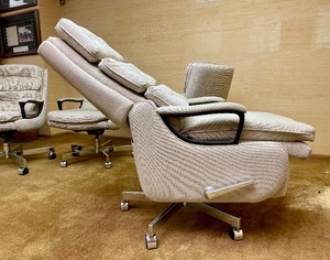 lot 64 image: Nice Quality LA-Z-BOY RecliningRolling Office Chair