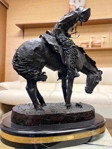 lot 4 image: LARGE Old Vintage Frederic Remington Bronze Sculpture - Norther