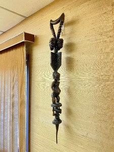 lot 15 image: Impressively Carved Luba Spearpoint Ceremonial Staff