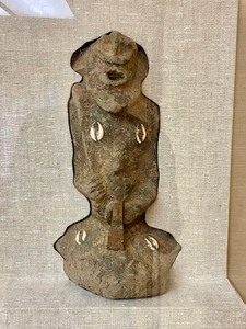 lot 20 image: Ancient Nigerian Terracotta Figure in Display Case