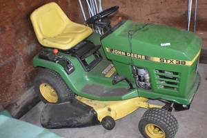 lot 22 image: 2-John Deere STX 38