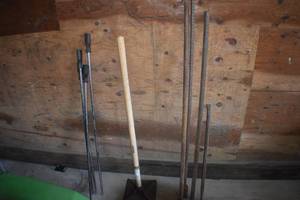 lot 24 image: Tamper and bars
