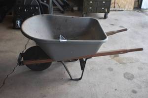 lot 33 image: Wheel Barrow