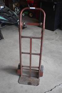 lot 34 image: 2 wheel Dolly