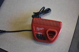 lot 49 image: Milwaukee Battery Charger