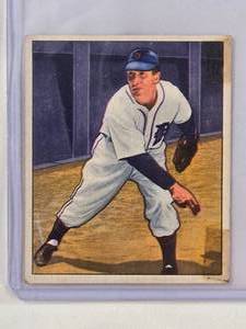lot 21 image: Fred Hutchinson 1950 Bowman No. 151 Vintage Baseball Cards